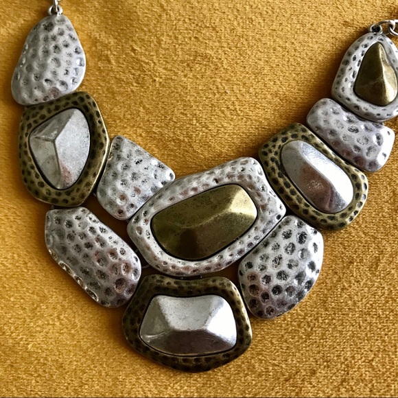 \\ Premier Designs | Neutral Stone Necklace - Picture 2 of 4